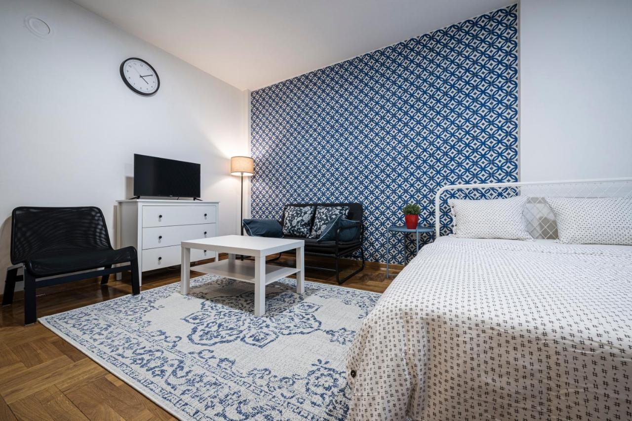 !Promo! Сentral Safe N Sound Studio-Free Private Parking-Fast Wi-Fi Novi Sad Dış mekan fotoğraf