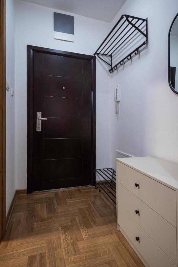 !Promo! Сentral Safe N Sound Studio-Free Private Parking-Fast Wi-Fi Novi Sad Dış mekan fotoğraf